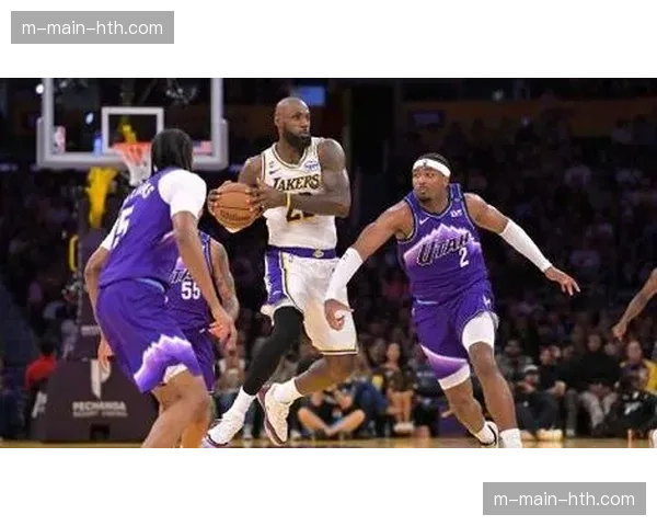 湖人131-107轻取爵士，詹姆斯半场打卡锁定西部第四